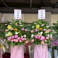喪禮高架花籃B_榛馨花藝版權所有.webp